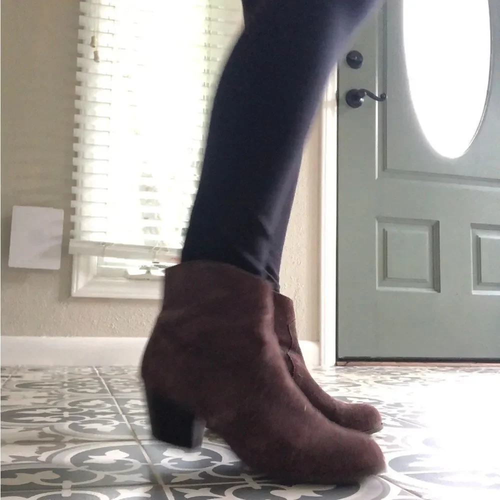 Lucky Brand Ankle Side Zip Suede Booties (7.5/8)